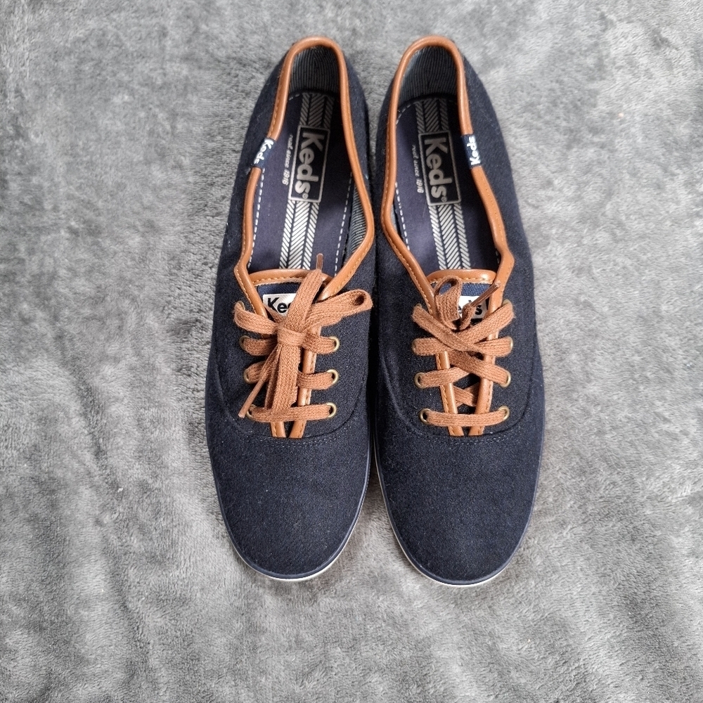Keds Champion Canvas Shoes Size 9.5 Navy Blue Tan Wool Blend Low Top Sneakers - Picture 2 of 14